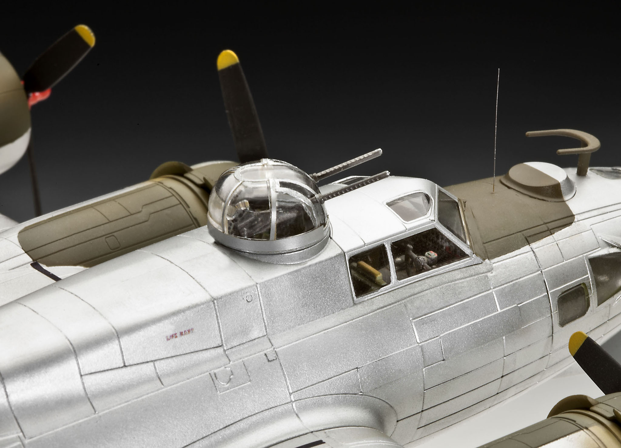 Revell 04283 B-17G "Flying Fortress" Modellbausatz Flugzeug, Fahrzeug, Kampfflugzeug, Bomber
