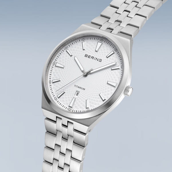Bering 16141-704 Herrenuhr, Titan, Grau