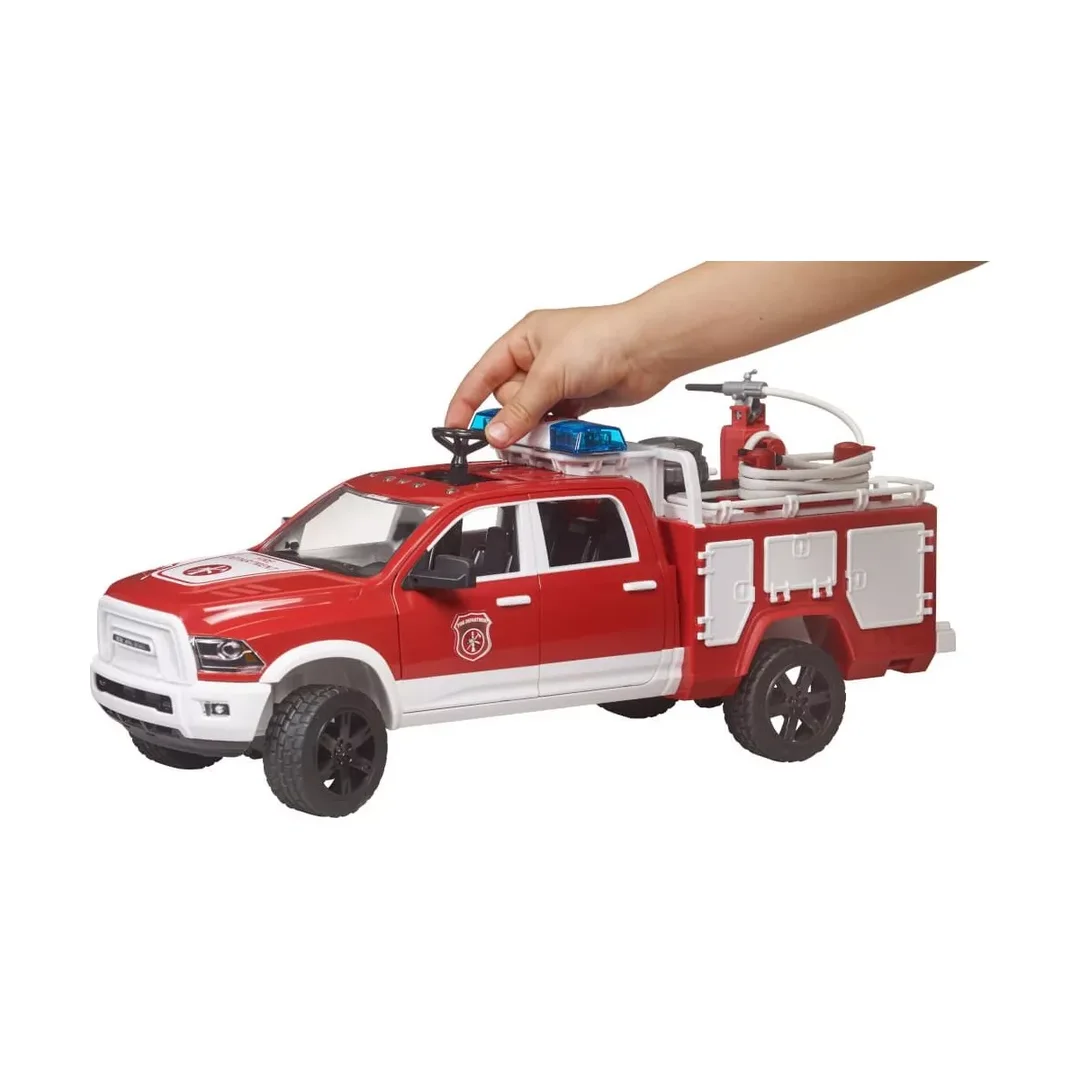 BRUDER 02544 - RAM 2500 Feuerwehreinsatzwagen mit L mit S Modul BRUDER 02544 - RAM 2500 Feuerwehreinsatzwagen mit L mit S Modul