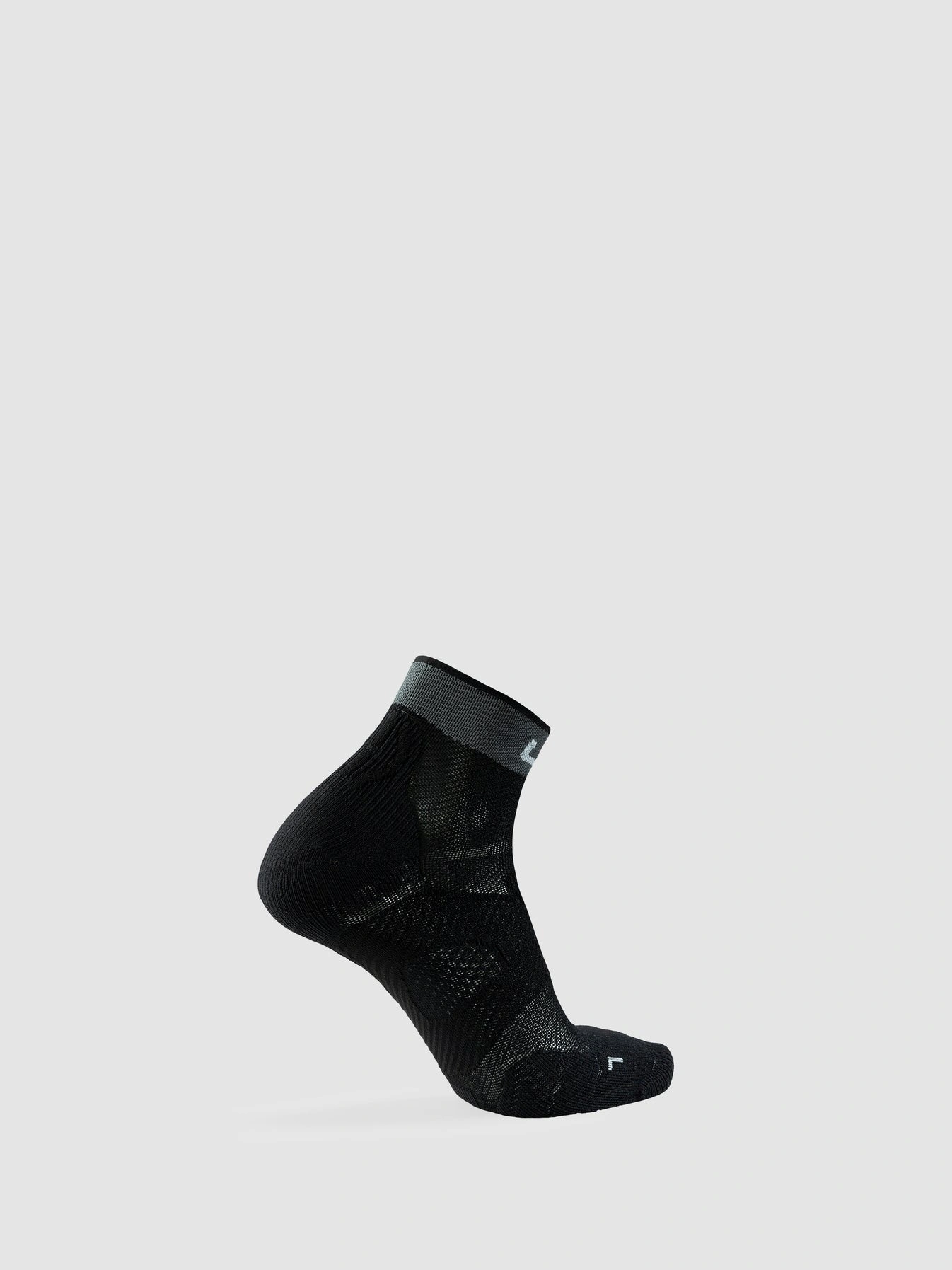 UYN Herren Laufsocken Runner's One Low Cut S100308B052 - Schwarz/Grau GR. 39/41 UYN Herren Laufsocken Runner's One Low Cut S100308B052 - Schwarz/Grau GR. 39/41
