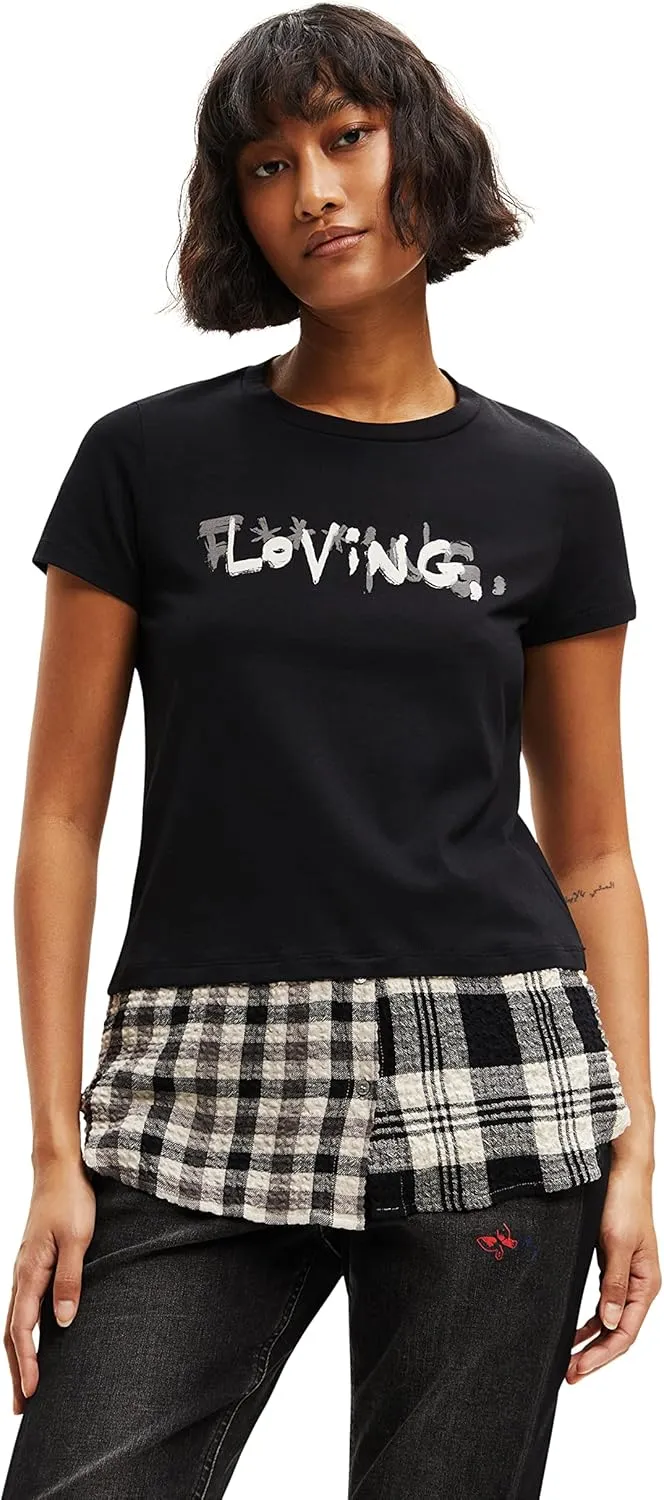 Desigual Damen T-Shirt - Schwarzes T-Shirt mit Karodetail und „Loving“-Print 22WWTKAF2006 GR. M Desigual Damen T-Shirt - Schwarzes T-Shirt mit Karodetail und „Loving“-Print 22WWTKAF2006 GR. M
