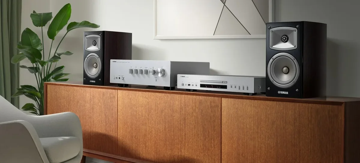 Yamaha CD-S303 Cd-player schwarz (cd,pure direct, intelligent digital servo, usb,schwarz)