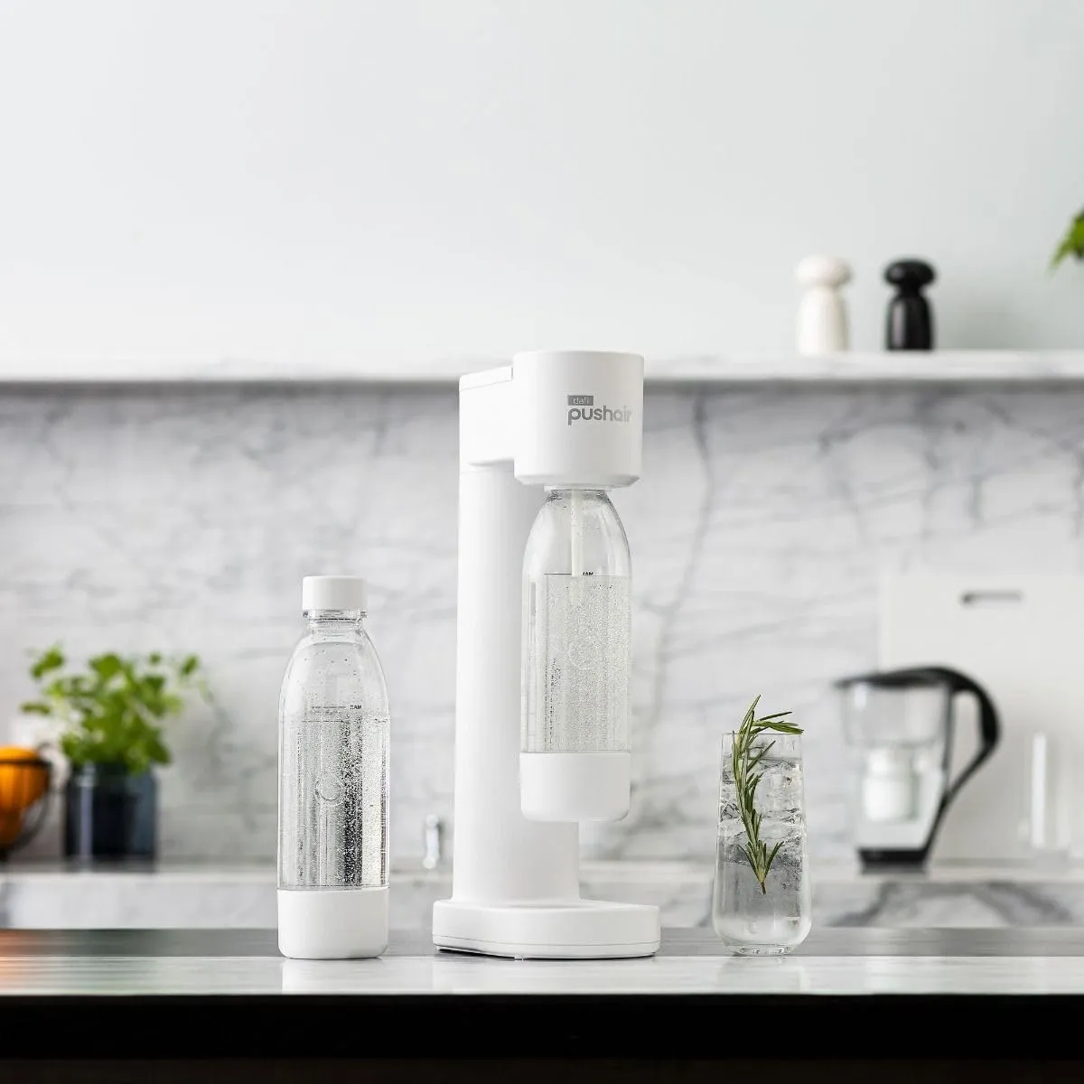 PEARLCO 079058 DAFI Wassersprudler Pushair inkl. CO₂-Zylinder und 0,7 l Flasche, Weiß PEARLCO 079058 DAFI Wassersprudler Pushair inkl. CO₂-Zylinder und 0,7 l Flasche, Weiß