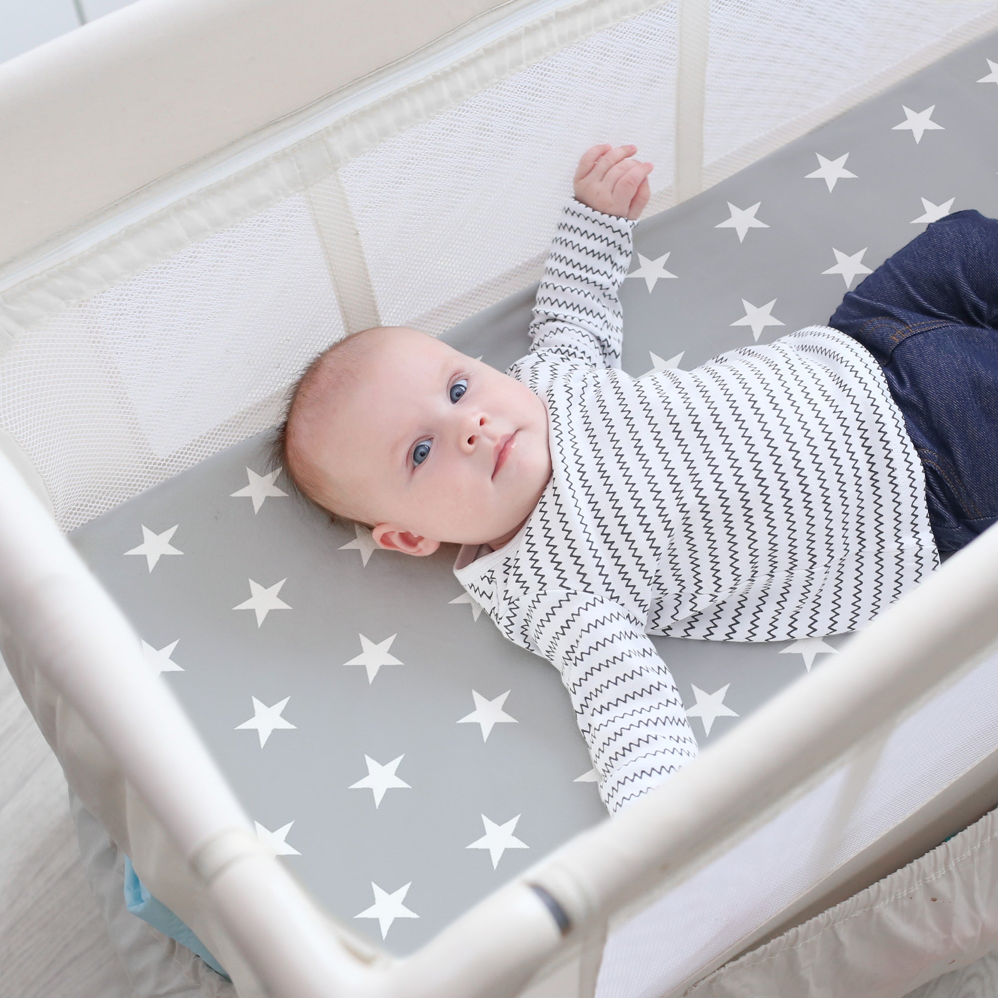 Roba 210069V190 Reisebettmatratze 60x120 Little Stars grau – Reisematratzen - Bild 2 Roba 210069V190 Reisebettmatratze 60x120 Little Stars grau – Reisematratzen - Produktbild 2