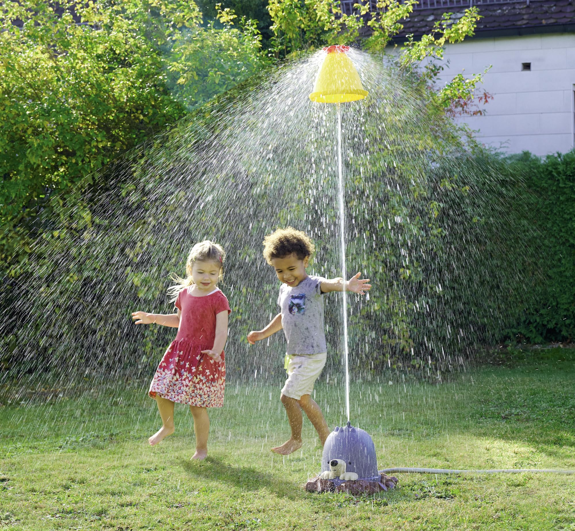 AquaPlay Moli DE Gras, Sommer, Person, Portrait, Hinterhof