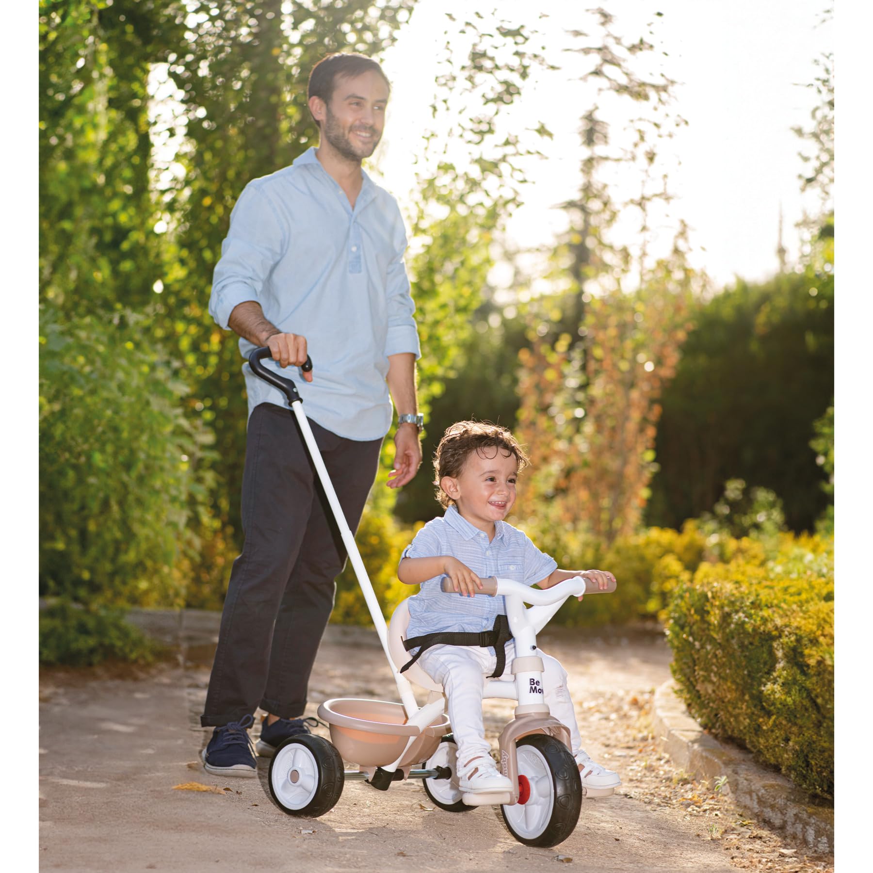 Smoby Be Move Tricycle Beige 2-in-1, verstellbare Elternstange, ab 15 Monaten Smoby Be Move Tricycle Beige 2-in-1 mit ergonomischem Sitz, Sicherheitsgurt, verstellbarer Elternstange bis 95 cm, Free-Wheel, Leichtlaufräder, beige, ca. 68×52×52 cm, Person, Erwachsener, Männlich, Mann