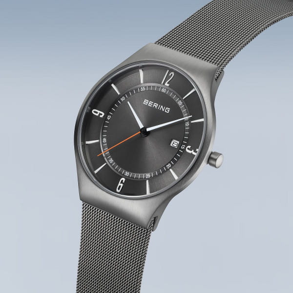 Bering 15940-377 Herrenuhr, Milanaise, Grau Bering 15940-377 Herrenuhr, Milanaise, Grau