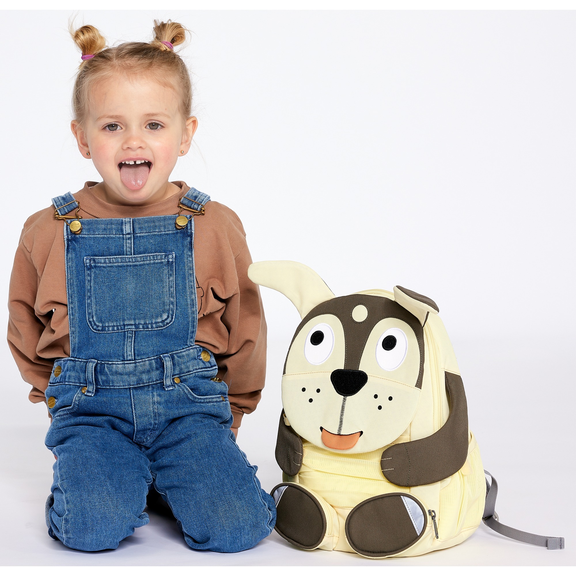 Affenzahn Großer Freund Tonie Hund, Rucksack Hosen, Jeanshose, Person, Tasche, Rucksack