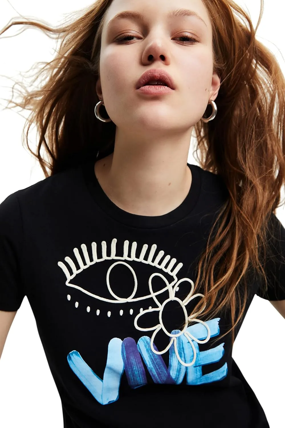 Desigual Damen T-Shirt - Schwarzes T-Shirt mit „VIVE“ Print 22WWTK172000 GR. XL Desigual Damen T-Shirt - Schwarzes T-Shirt mit „VIVE“ Print 22WWTK172000 GR. XL