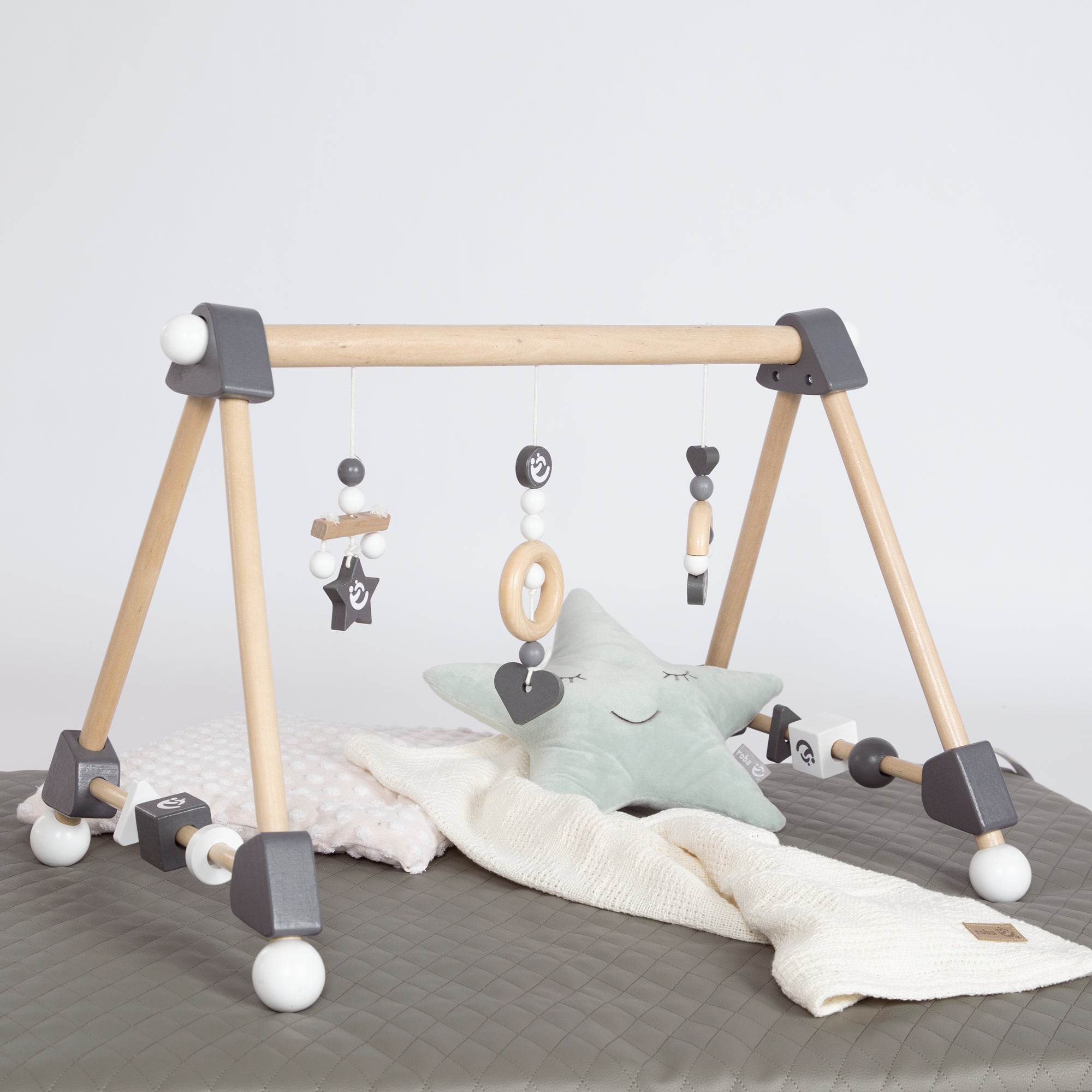 Roba 440011 Spielbogen natur lackiert – Motorik & Lernen - Bild 4 Roba 440011 Spielbogen natur lackiert – Motorik & Lernen - Produktbild 4