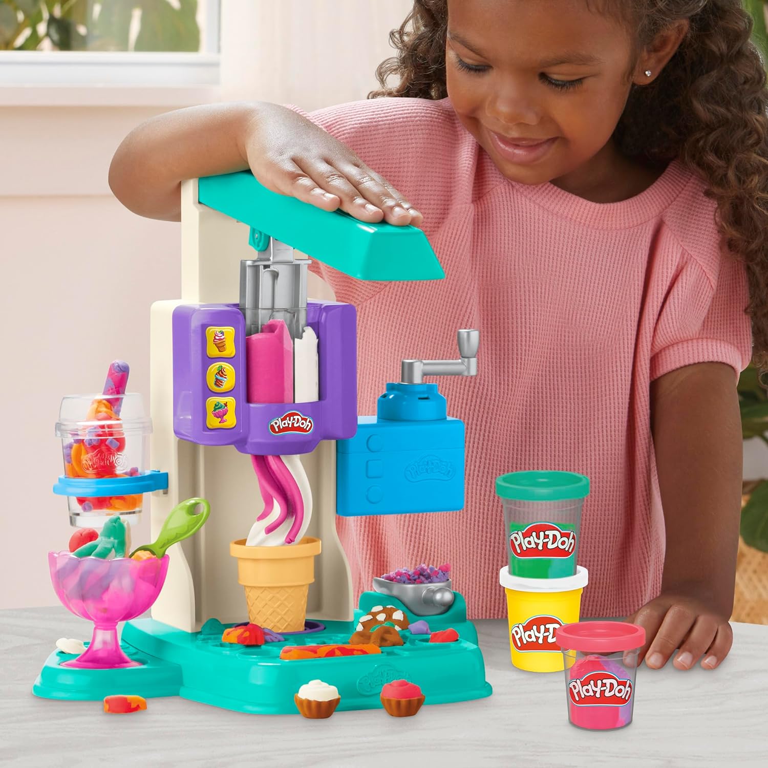 Play-Doh Bunte Regenbogen Eismaschine Play-Doh Bunte Regenbogen Eismaschine