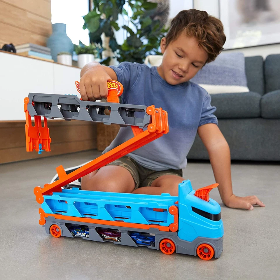 Hot Wheels 2-in-1 Rennbahn Transporter GVG37