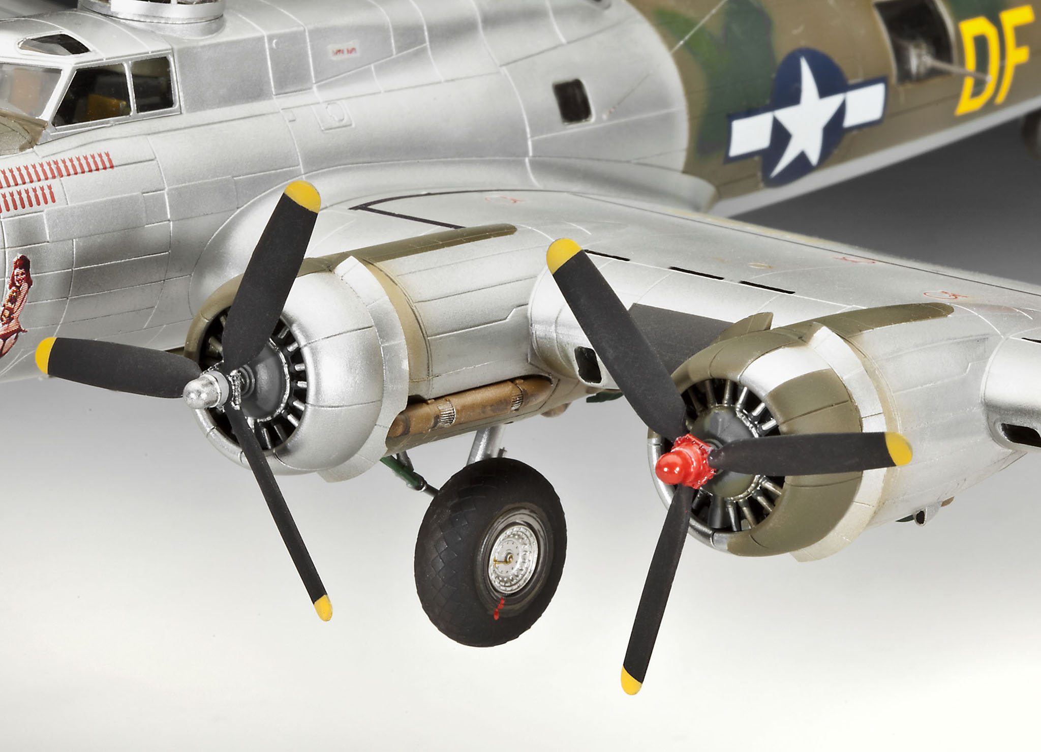 Revell 04283 B-17G "Flying Fortress" Modellbausatz Flugzeug, Fahrzeug, Maschine, Rad, Propeller