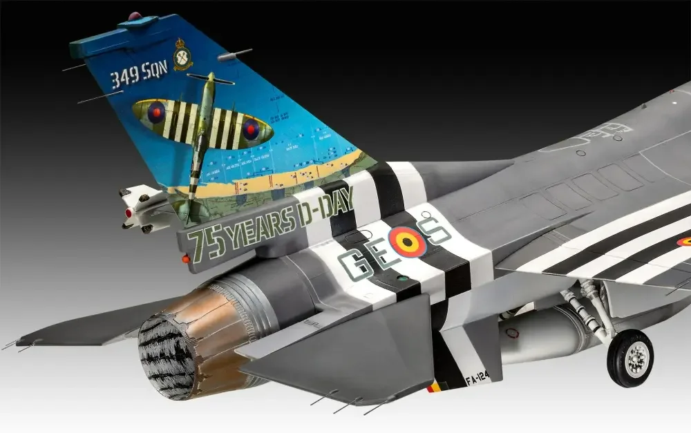 Revell 03802 F-16 Falcon - 50th Anniversary Modell 1:32 Revell 03802 F-16 Falcon - 50th Anniversary Modell 1:32