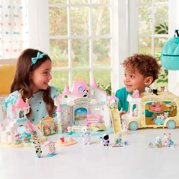 Sylvanian Families 5746 Erlebniskindergarten Sandkasten und Pool Sylvanian Families 5746 Erlebniskindergarten Sandkasten und Pool