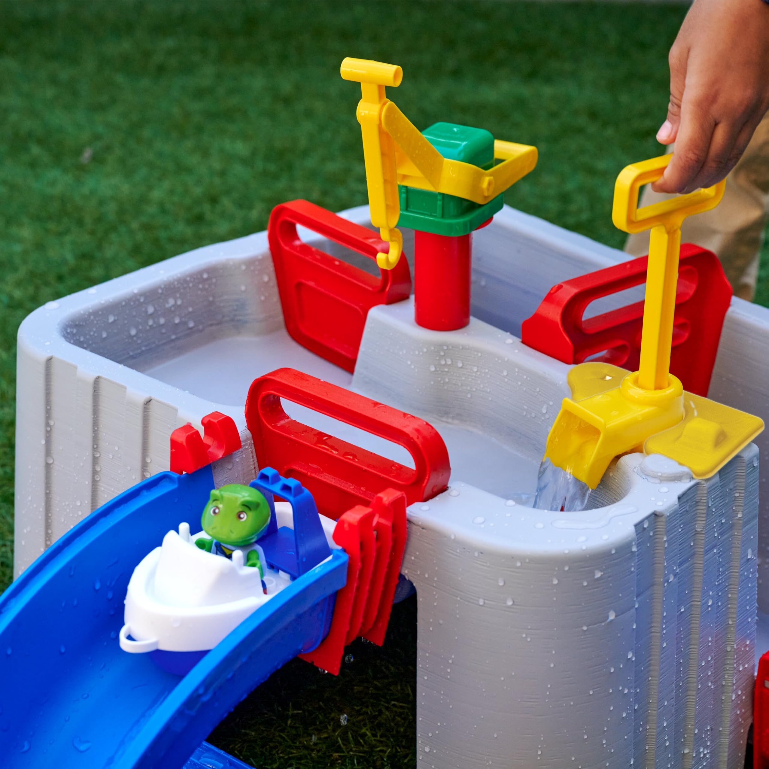 Aquaplay Wasserspielset Harbour - Interaktive Wasserwelt Mit Kran & Schleusen 8700001543 Spielbereich, Spielbereich im Freien, Im Freien, Gras, Pflanze