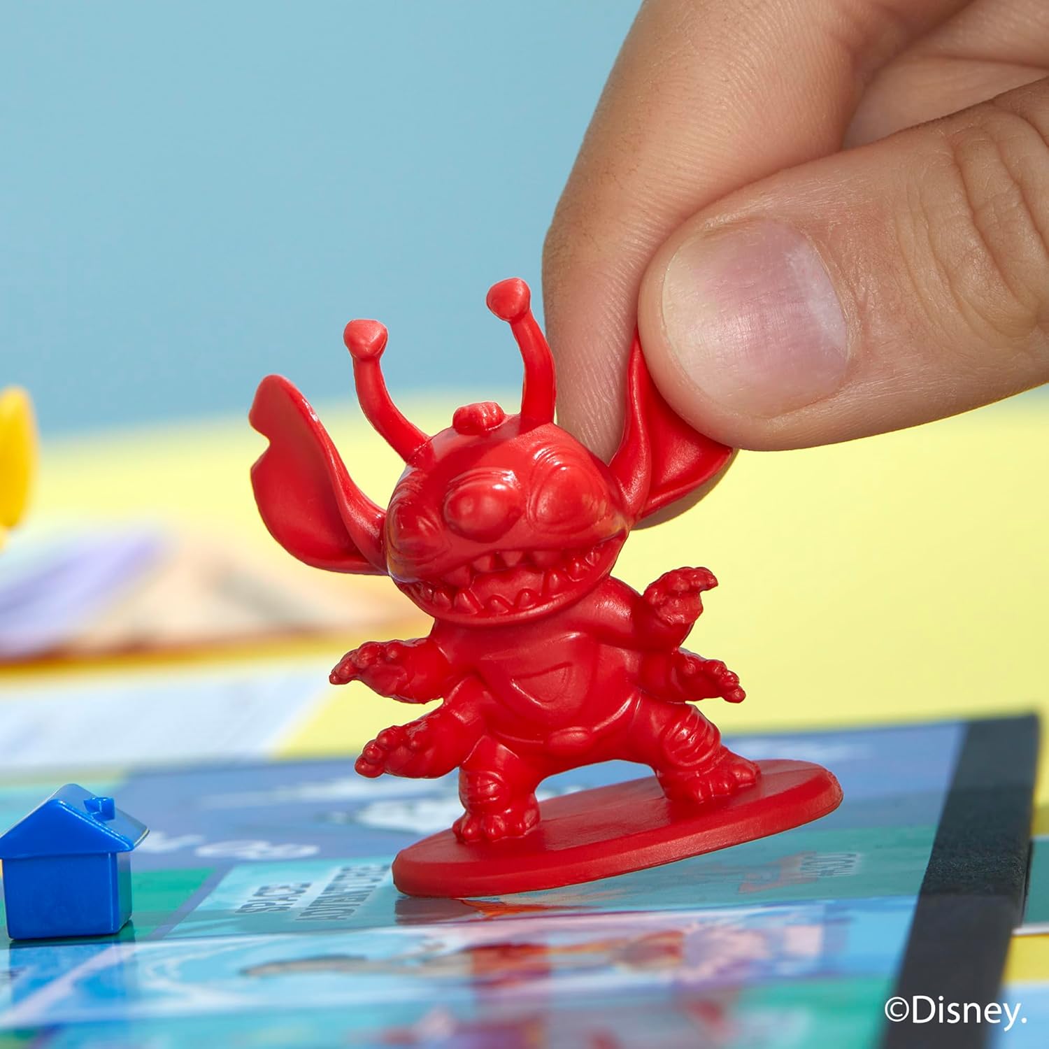 Monopoly Disney Stitch Edition Brettspiel (Deutsch) Monopoly Disney Stitch Edition Brettspiel in deutscher Sprache mit Spielfiguren und thematischem Spielplan