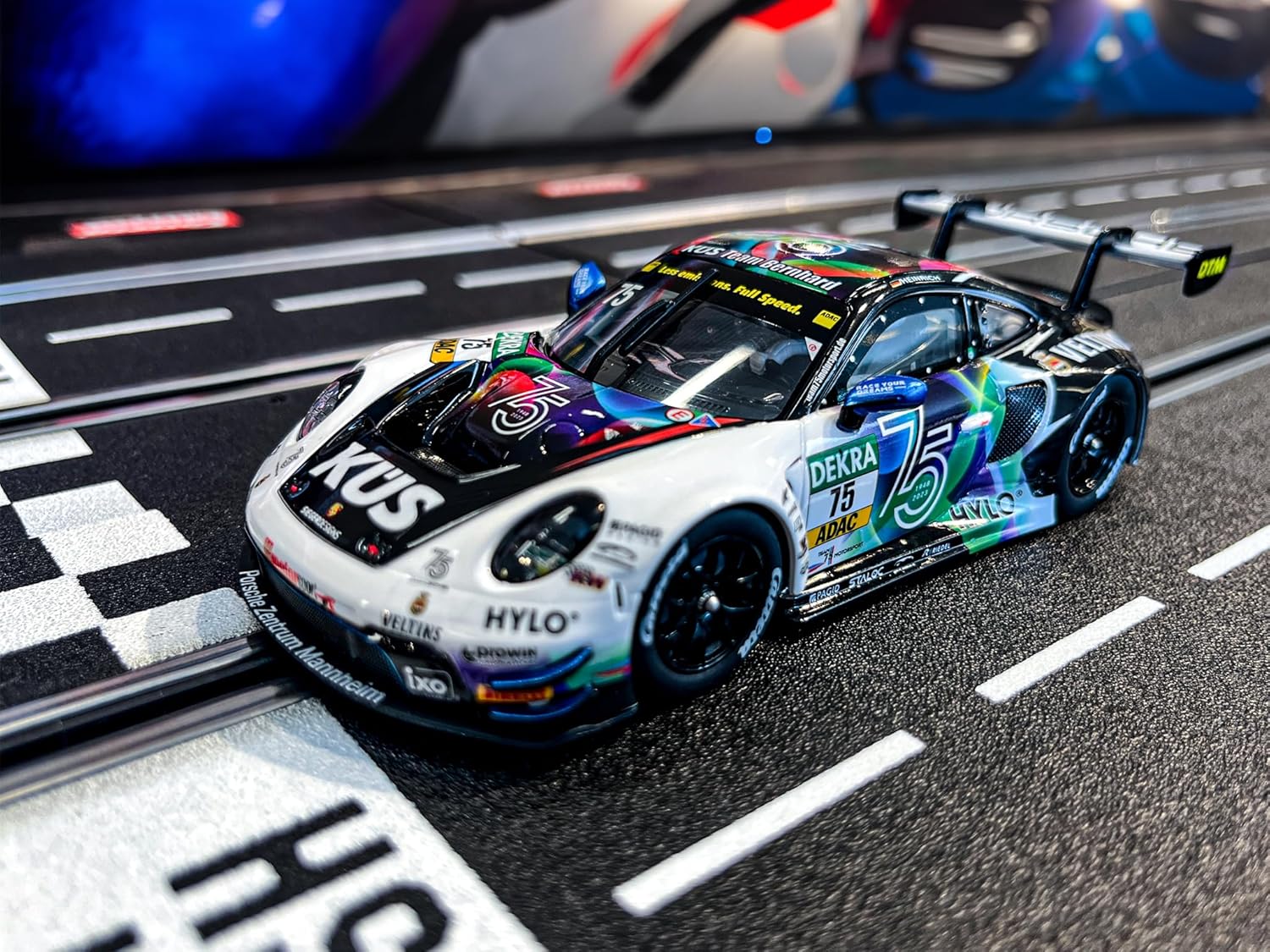 Carrera Porsche 911 GT3 R "Team Bernhard. No.75" - Evolution Slotcar im Maßstab 1:32 20027764 Auto, Fahrzeug, Abenteuer, Rennwagen, Rad