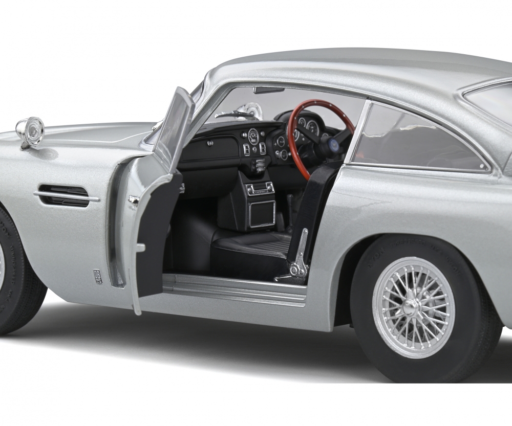 Solido 1:18 Aston Martin DB5 silber