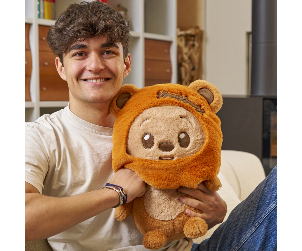 Simba Star Wars Huggables Ewok Wicket, 35cm Simba Star Wars Huggables Ewok Wicket, 35cm