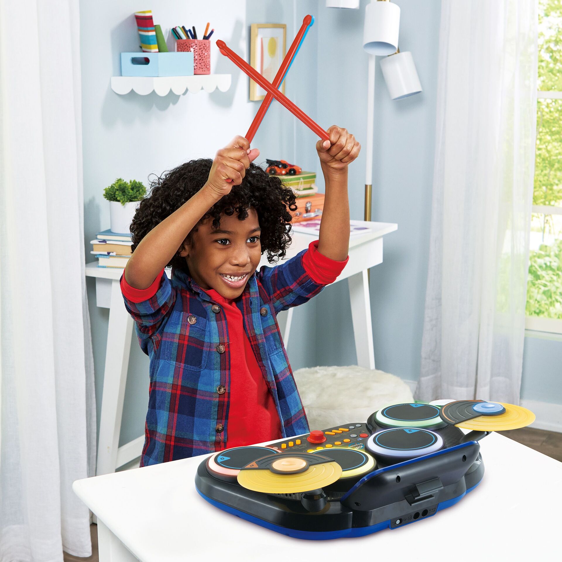 VTech Kidi DJ Drums Moebel, Tabelle, Person