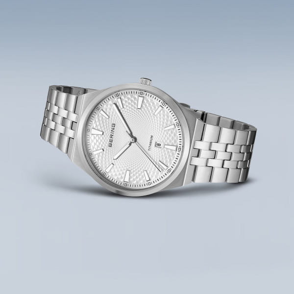 Bering 16141-704 Herrenuhr, Titan, Grau