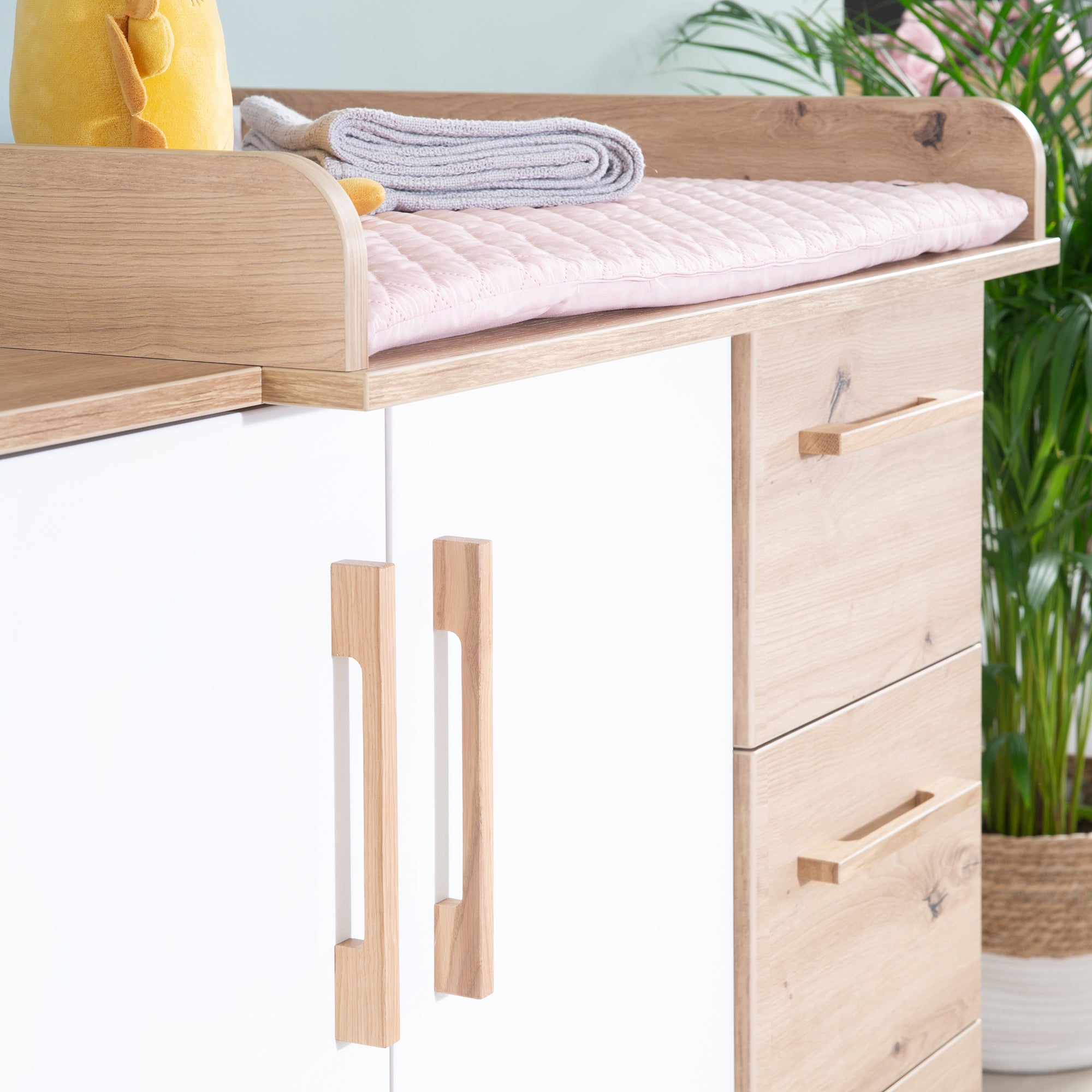 Roba 1731848 Wickelkommode breit Lion weiß - Bild 5 Roba 1731848 Wickelkommode breit Lion weiß - Produktbild 5