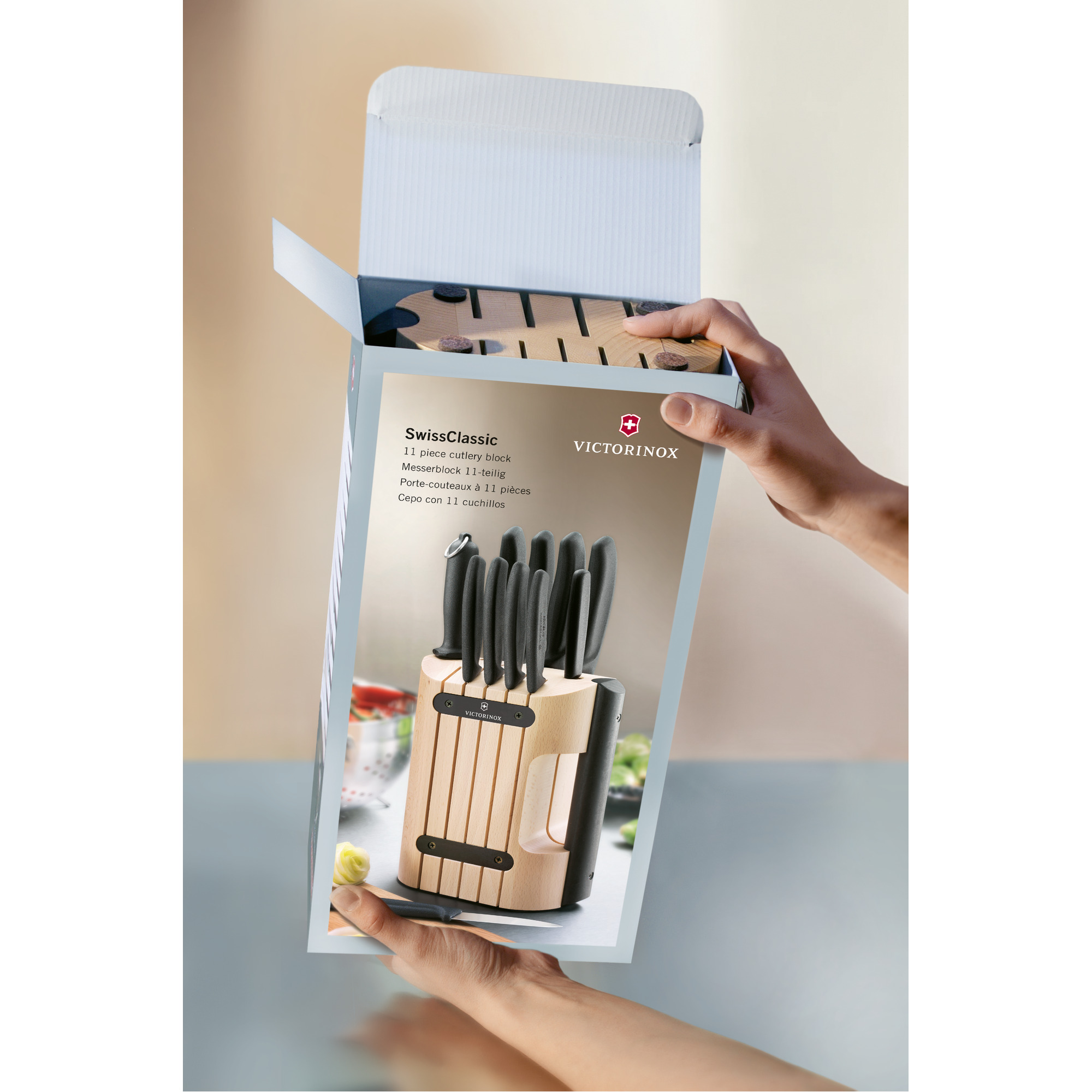 Victorinox "Sparschäler" - Zweischneidig und Ergonomisch Schwarz