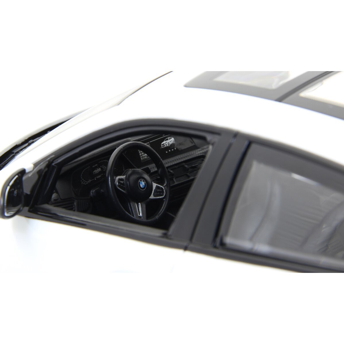 JAMARA BMW X6 M 1:14 weiß 2,4GHz ab 6 Jahren JAMARA BMW X6 M 1:14 weiß 2,4GHz ab 6 Jahren