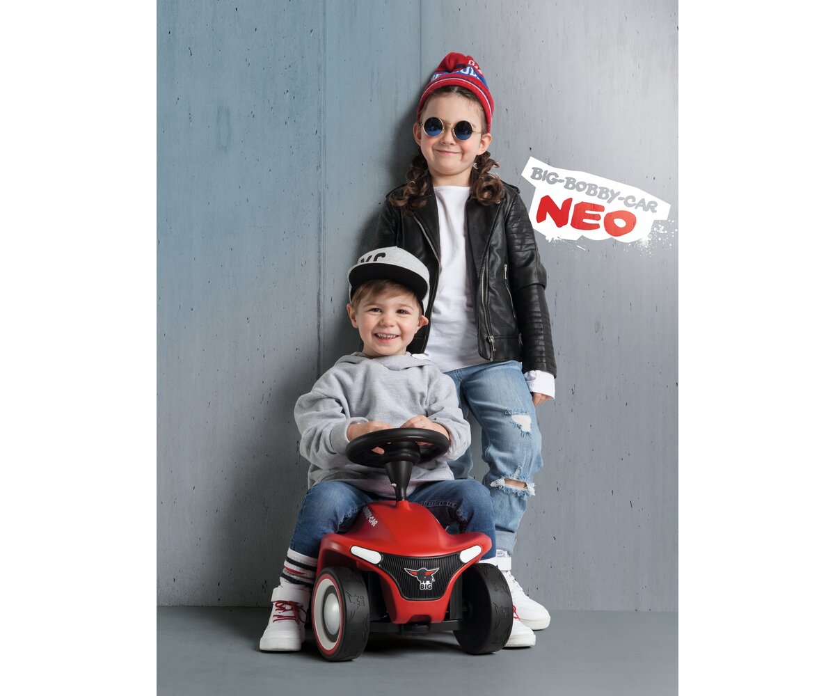 BIG Bobby Car Neo Rot (800056240) Mantel, Jacke, Fotografie, Portrait, Hosen