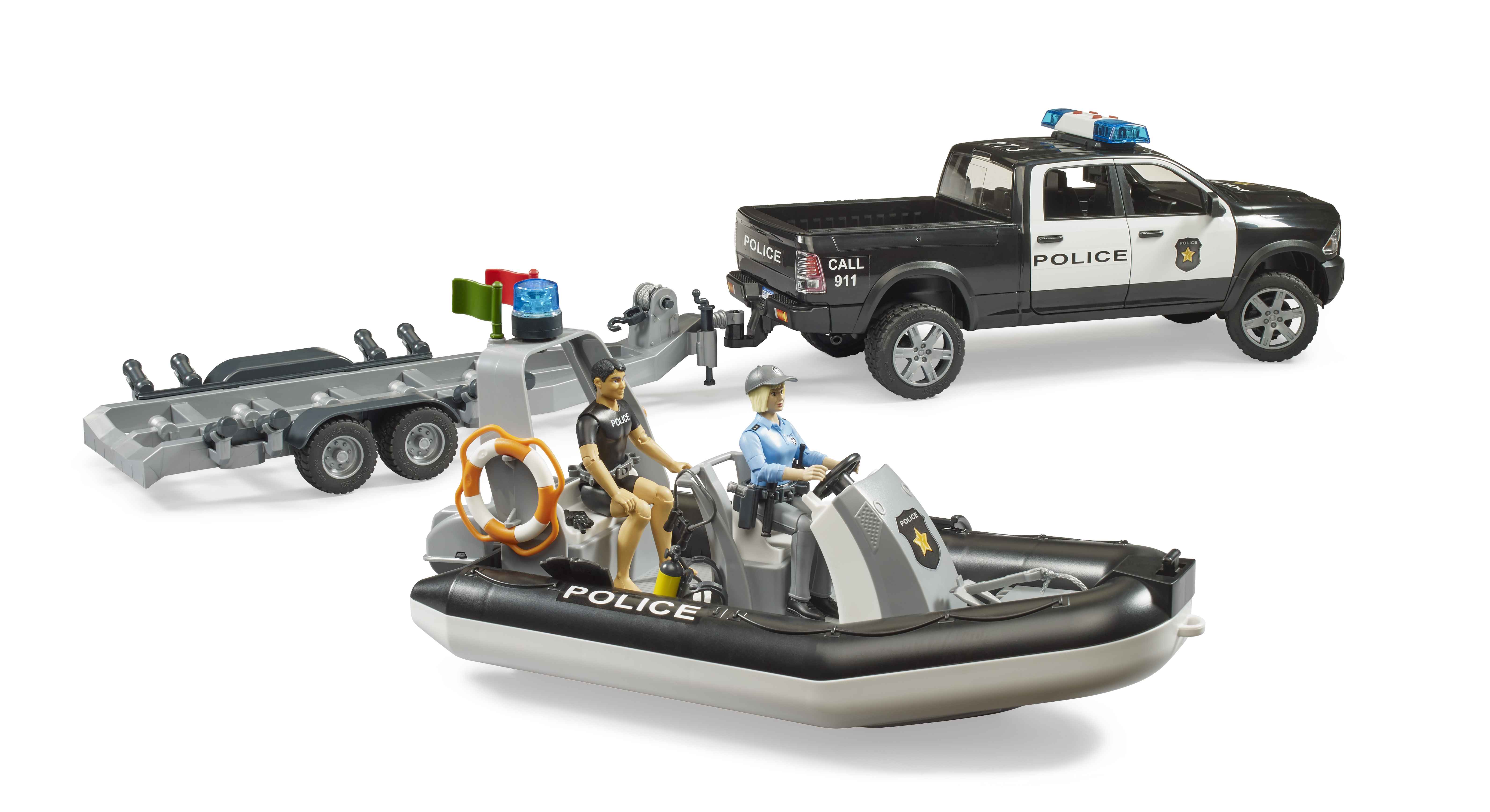 BRUDER 02507 - RAM 2500 Polizei Pickup, L mit S Modul, Anhänger mit Boot und 2 Figuren - Bild 3 BRUDER 02507 - RAM 2500 Polizei Pickup, L mit S Modul, Anhänger mit Boot und 2 Figuren - Bild 3
