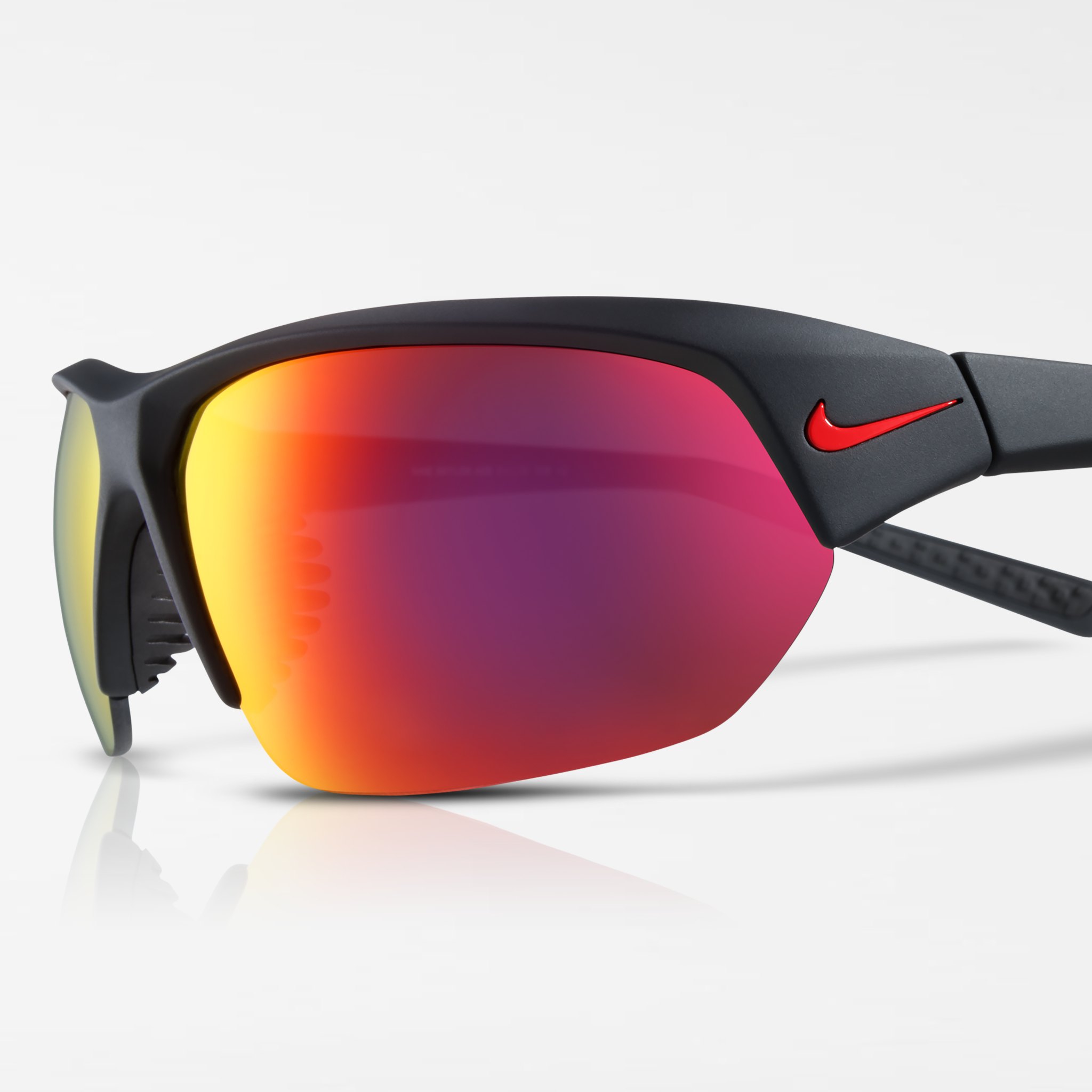 Nike 4008046/GB Sonnenbrille Skylon Ace - Schwarz / Rot Nike 4008046/GB Sonnenbrille Skylon Ace - Schwarz / Rot