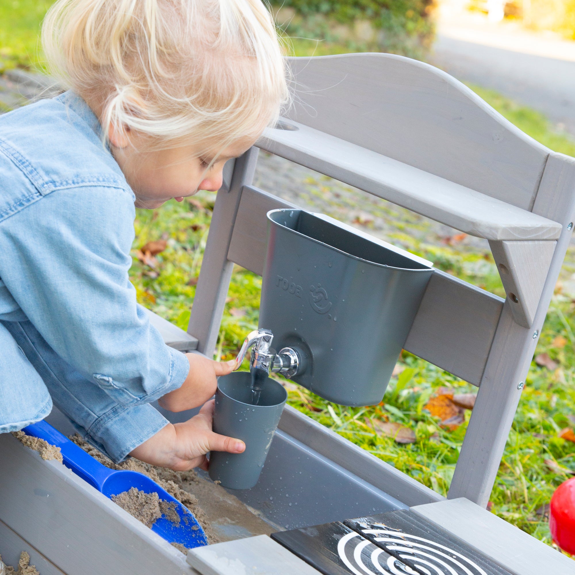 Roba 457014GA 2in1 Balkonsandkasten mit Matschküche grau – Outdoor FSC - Bild 5 Roba 457014GA 2in1 Balkonsandkasten mit Matschküche grau – Outdoor FSC - Produktbild 5