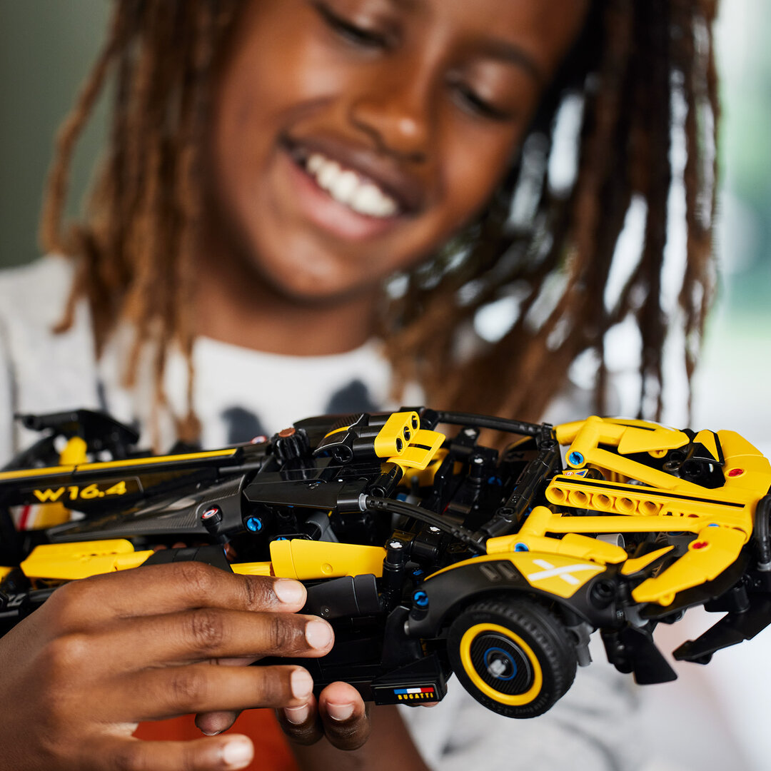 LEGO® Technic Bugatti-Bolide 42151 Maschine, Rad, Finger, Person, Gesicht