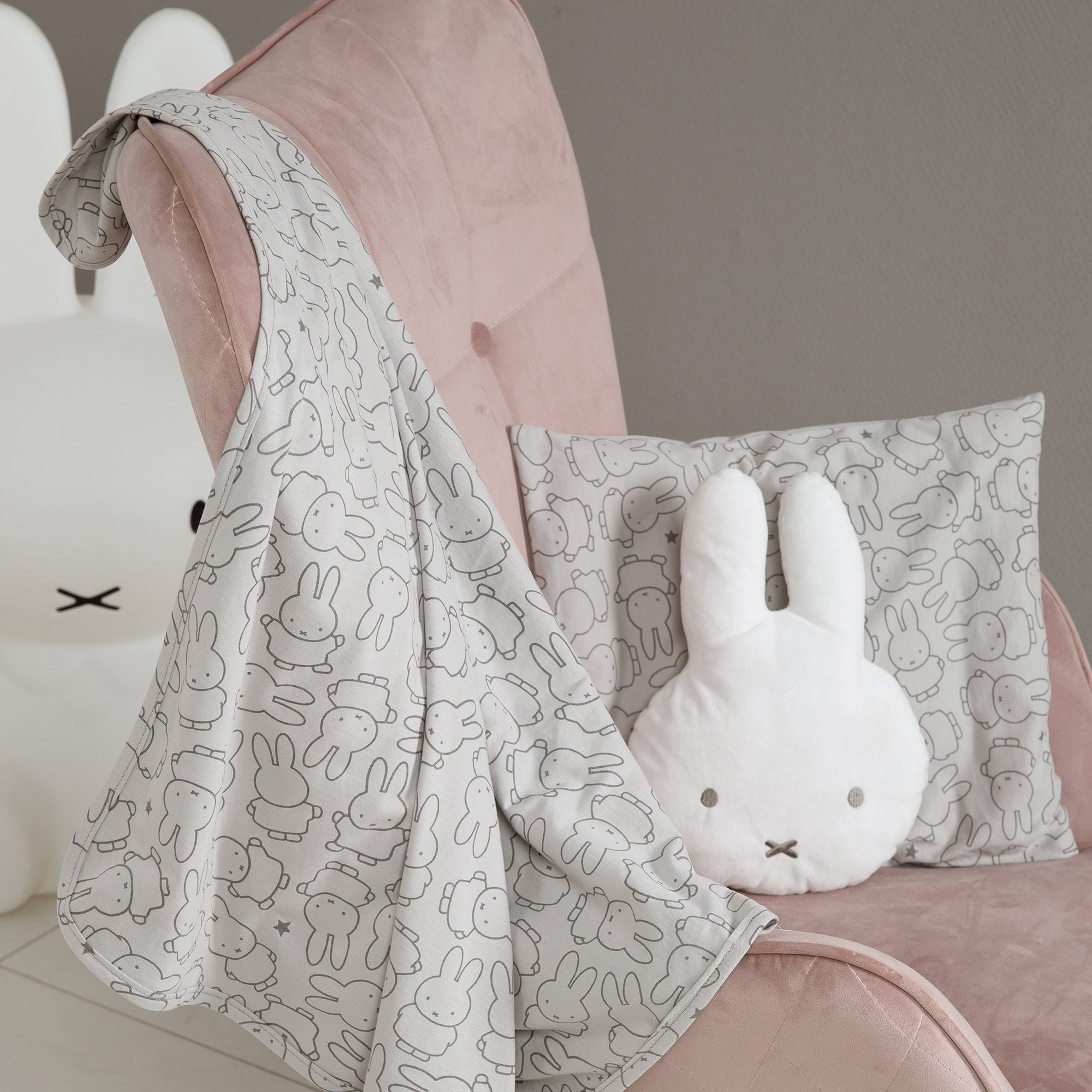 Roba 306100J210 Babydecke-Jersey Miffy grau – Heim Textilien - Bild 4 Roba 306100J210 Babydecke-Jersey Miffy grau – Heim Textilien - Produktbild 4
