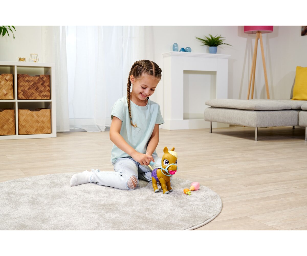 Simba Pamper Petz Pony 105950009 Innenarchitektur, Inneneinrichtung, Person, Sitzend, Kind