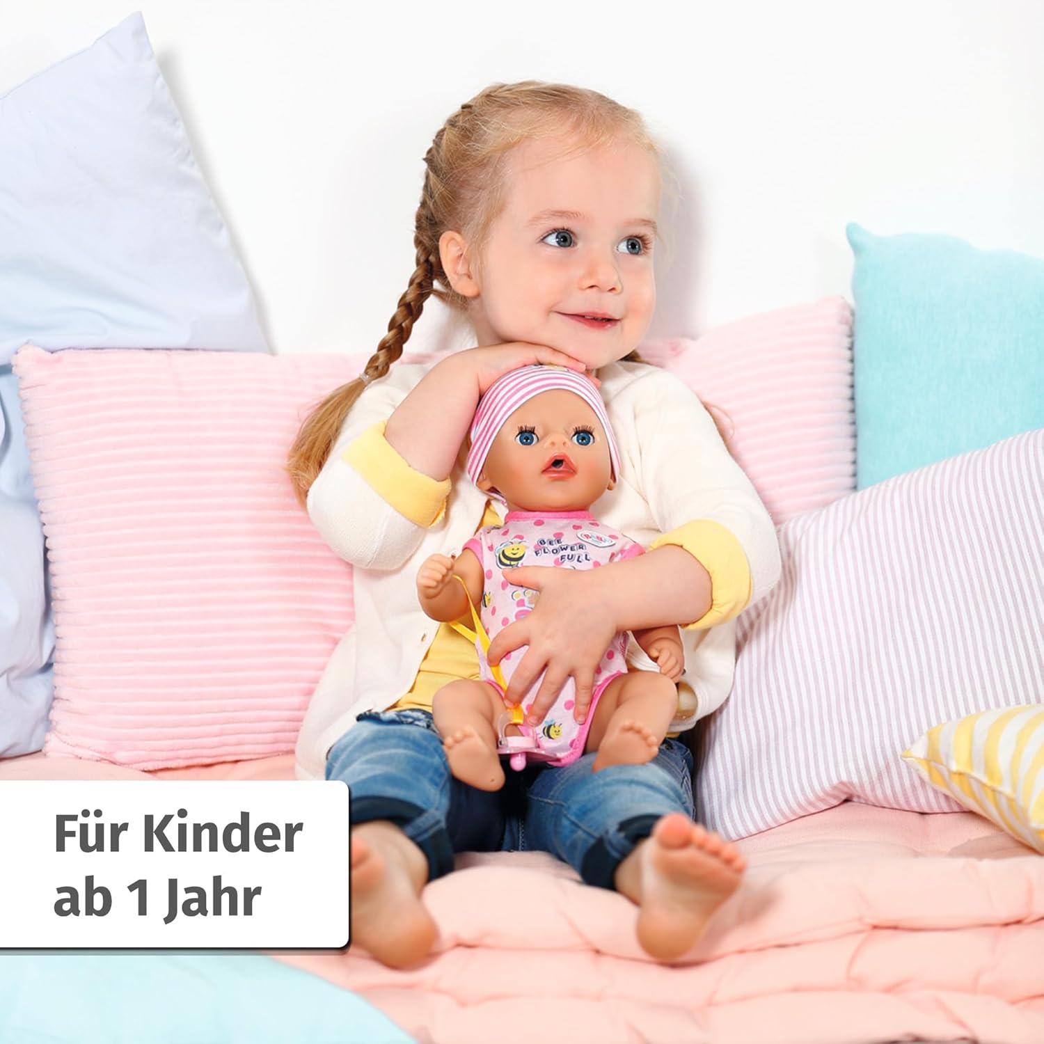 BABY born® Little Baby Girl DE - 36 cm große Babypuppe mit 7 Funktionen Kissen, Dekoration für Zuhause, Fotografie, Portrait, Couch