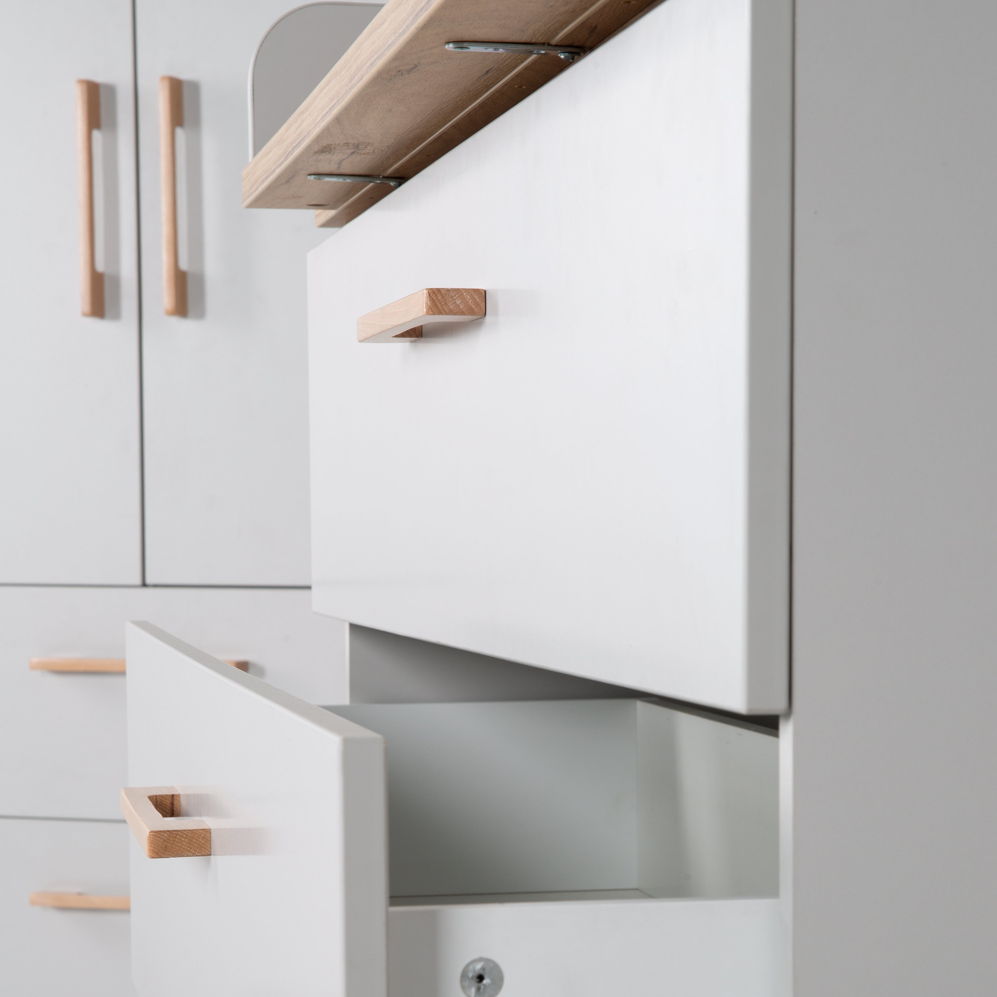 Roba 1731789 breite Wickelkommode Caro lichtgrau – Wickelkommode breit - Bild 9 Roba 1731789 breite Wickelkommode Caro lichtgrau – Wickelkommode breit - Produktbild 9
