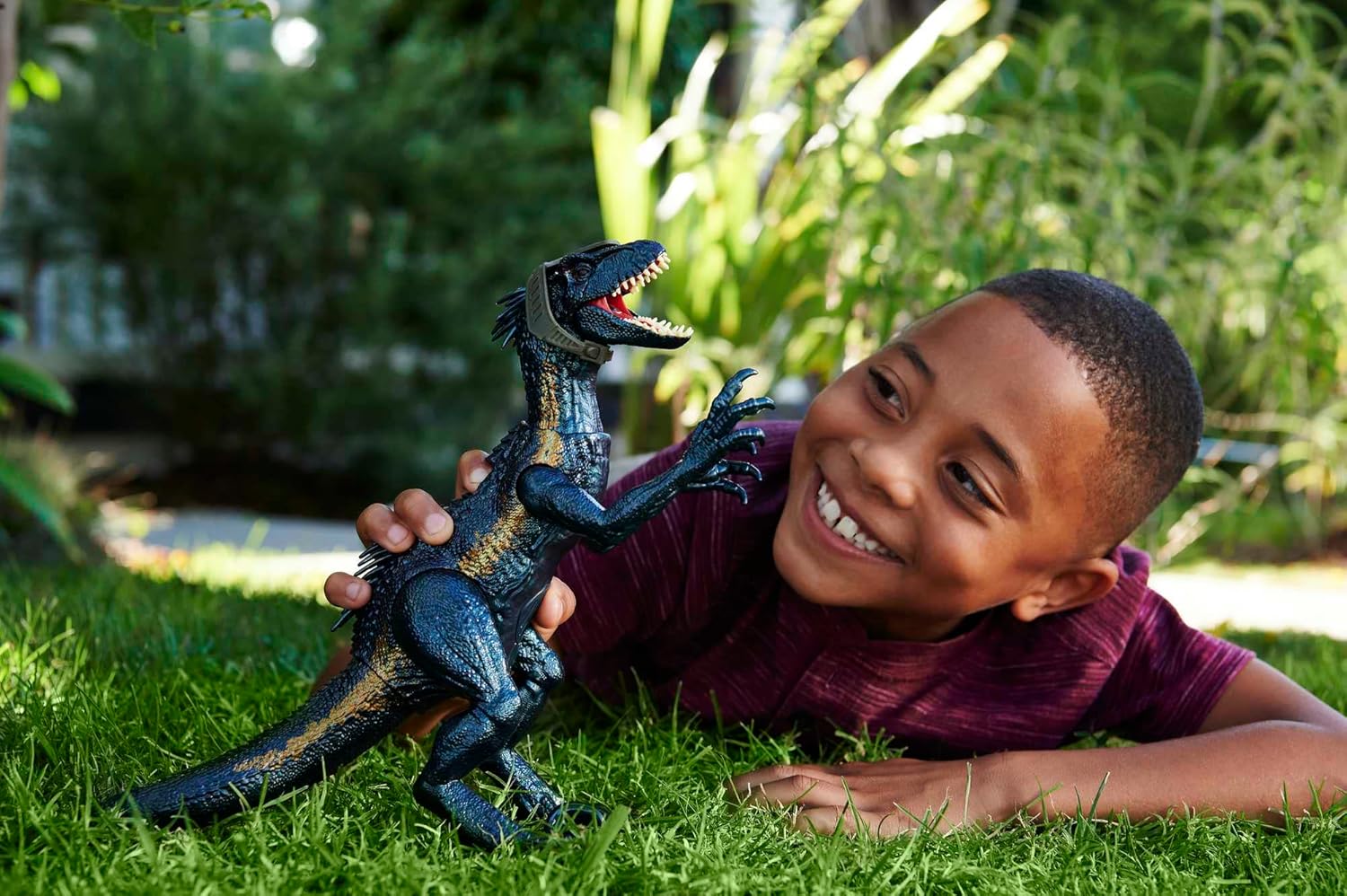 Jurassic World Track 'N Attack Indoraptor HKY12 Gras, Photographie, Portrait, Echse, Park