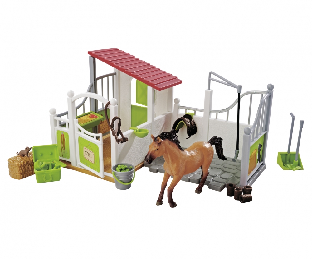 Simba Pferdebox und Waschplatz mit Pferd Simba Pferdebox und Waschplatz mit Pferd