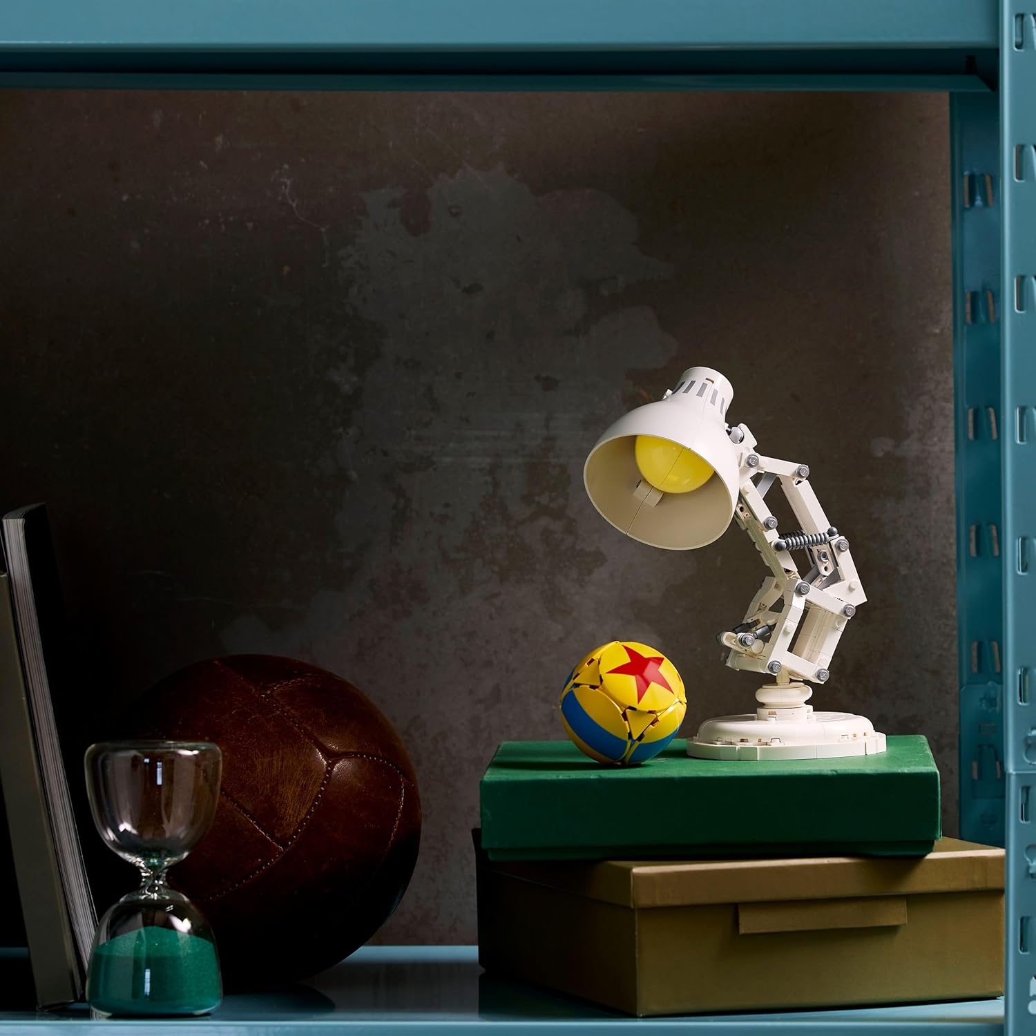 LEGO® Ideas 21357 Disney Pixar Luxo Jr. LEGO® Ideas 21357 Disney Pixar Luxo Jr.