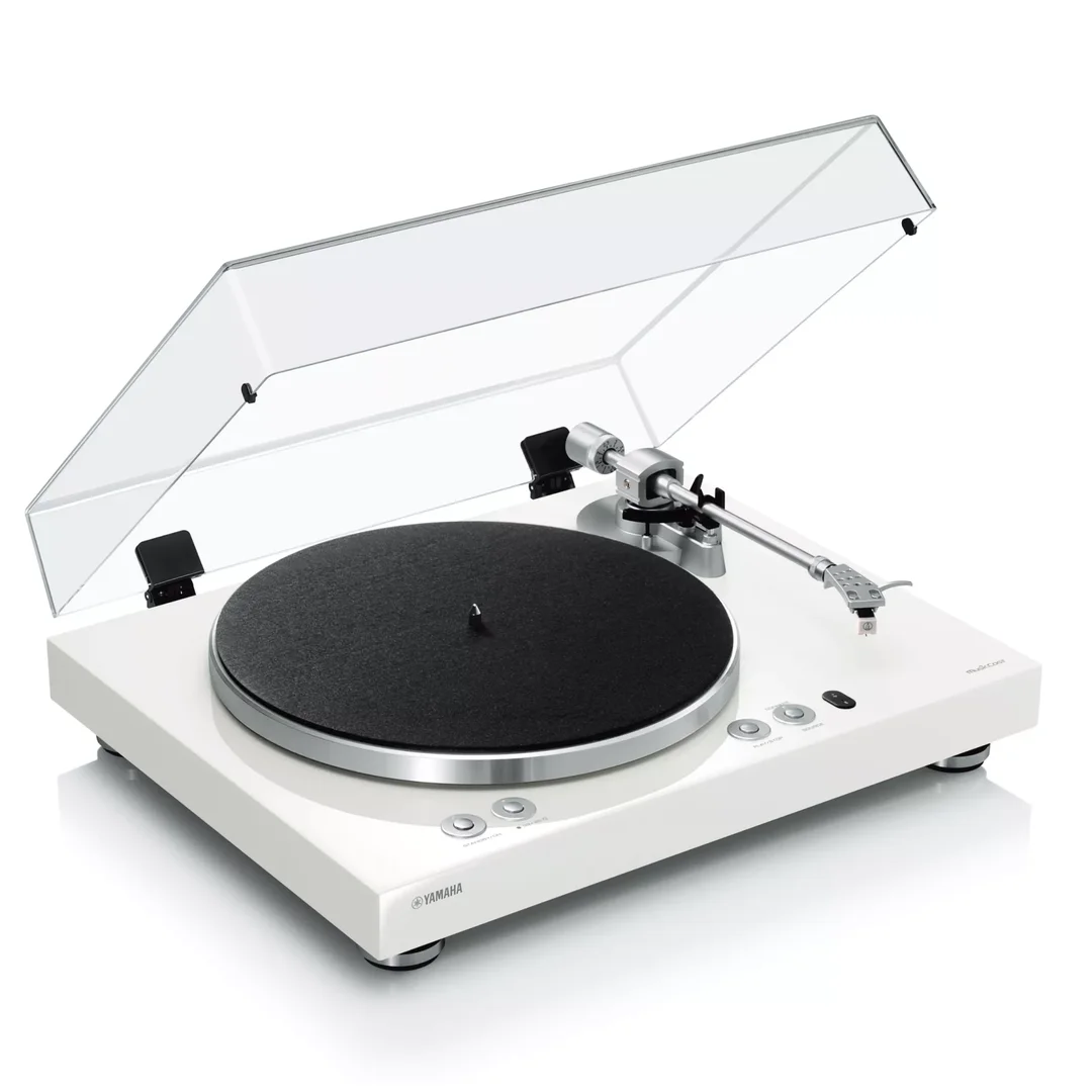 Yamaha_Vinyl_500_Schallplattenspieler_mit_Phonoverstärker