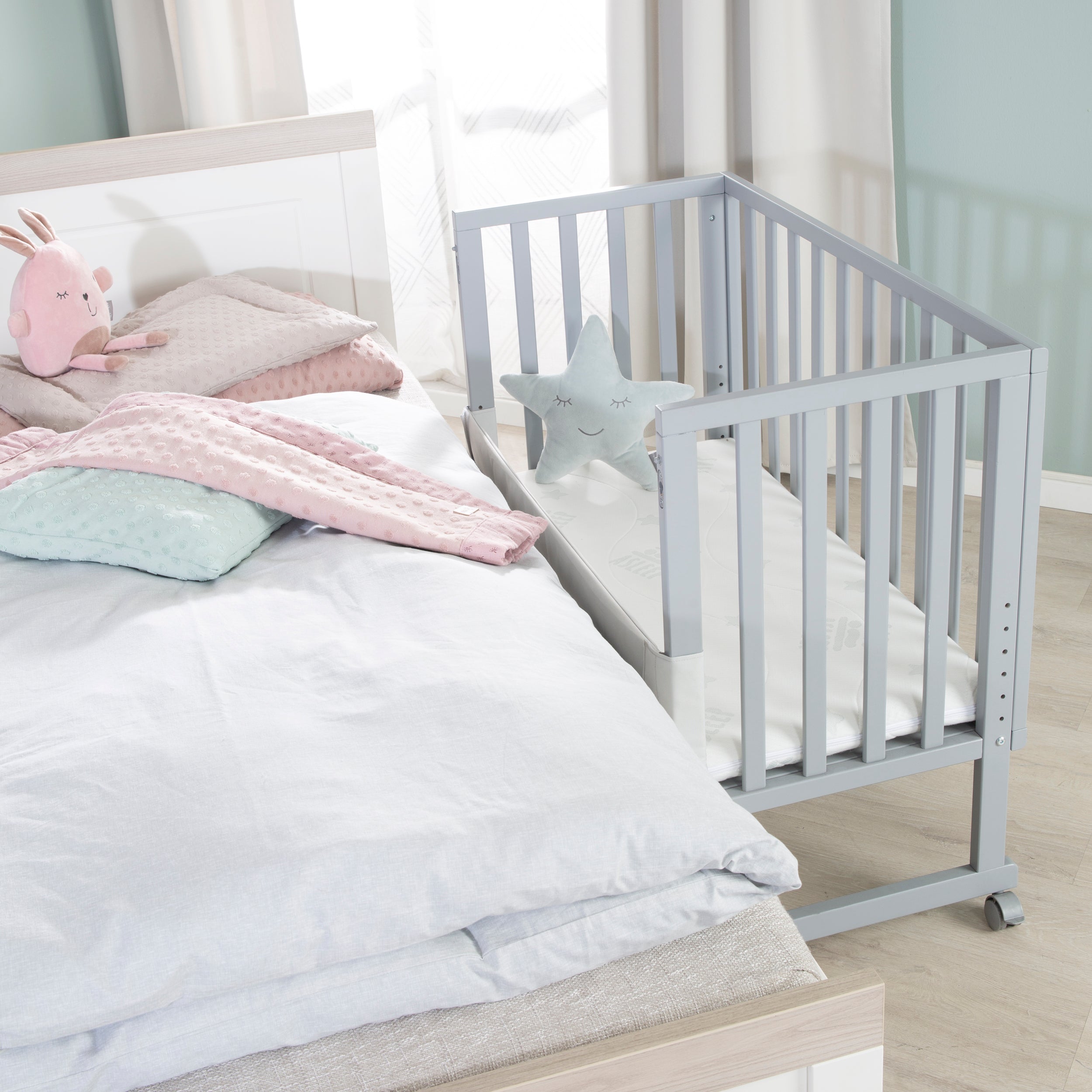 Roba 8961TP1 Stuben- Beistellbett +Barriere/Matratze taupe – Stubenbetten - Bild 8 Roba 8961TP1 Stuben- Beistellbett +Barriere/Matratze taupe – Stubenbetten - Produktbild 8