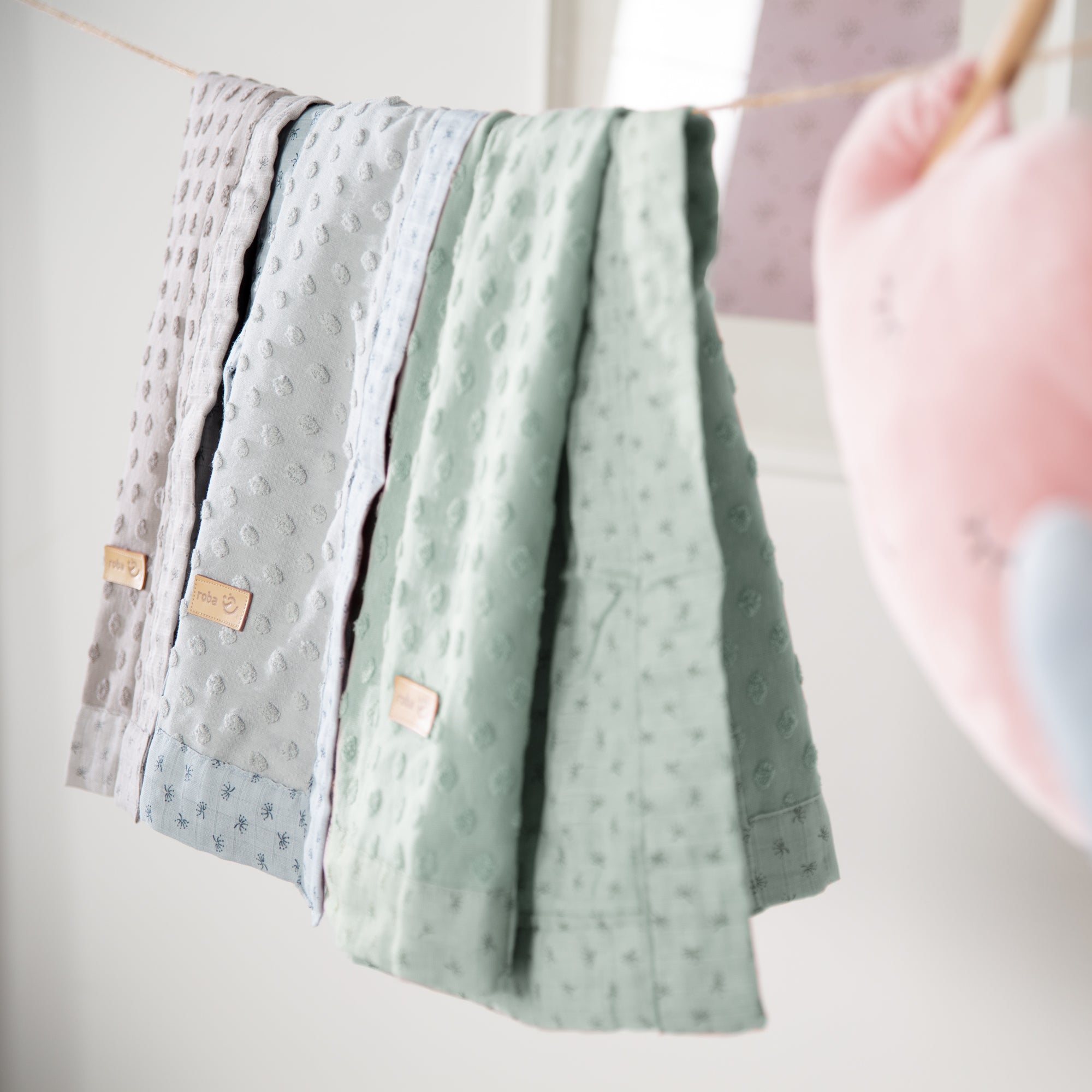 Roba 306111G240 Babydecke Lil Planet frosty green – Heim Textilien - Bild 4 Roba 306111G240 Babydecke Lil Planet frosty green – Heim Textilien - Produktbild 4