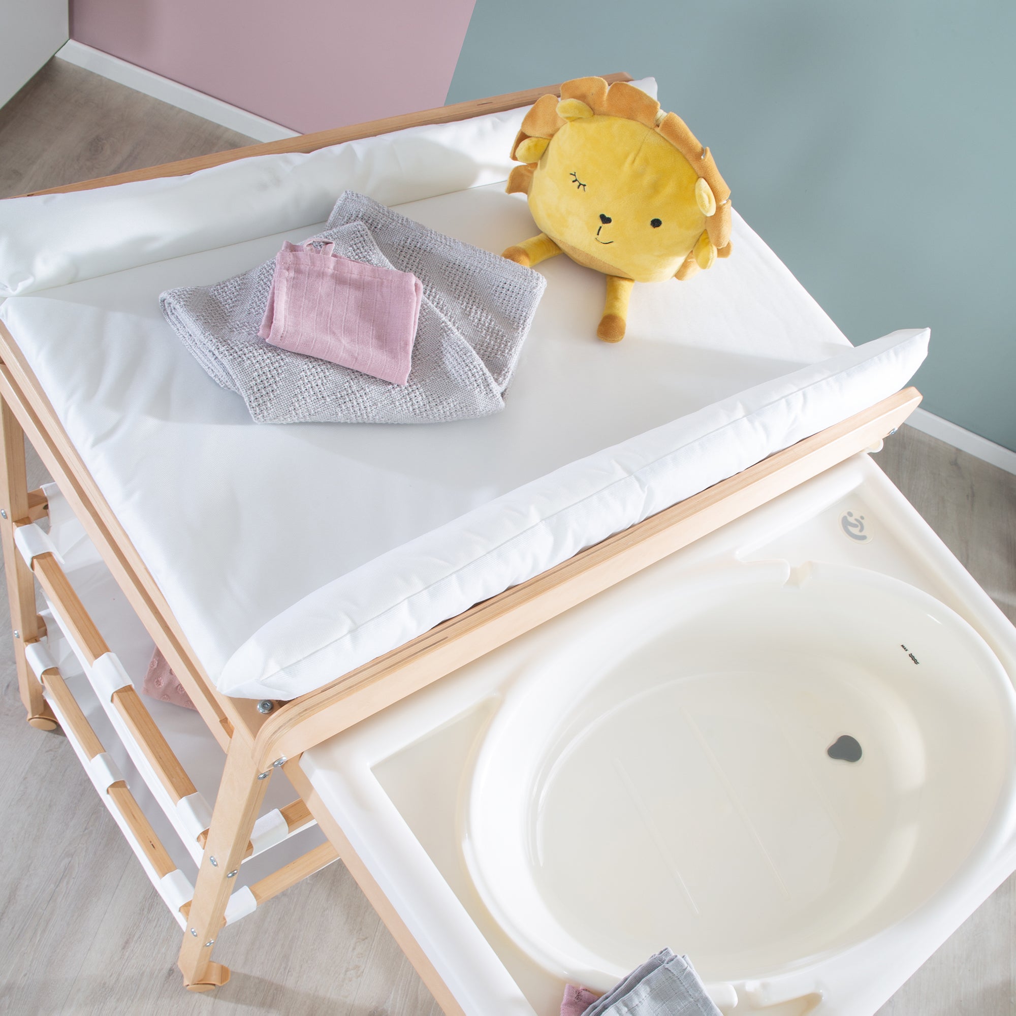 Roba 1253 Bade-Wickel-Kombination natur lackiert – Wickeln & Baden - Bild 8 Roba 1253 Bade-Wickel-Kombination natur lackiert – Wickeln & Baden - Produktbild 8