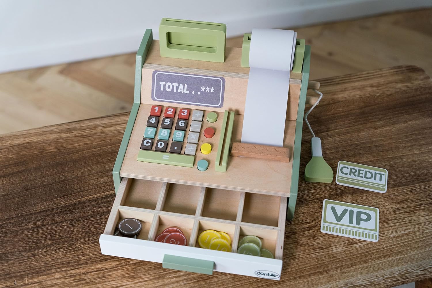 Dantoy 4770 Kaufladenkasse - Holz-Kassenset in Geschenkbox, 17-teilig Dantoy 4770 Kaufladenkasse - Holz-Kassenset in Geschenkbox, 17-teilig