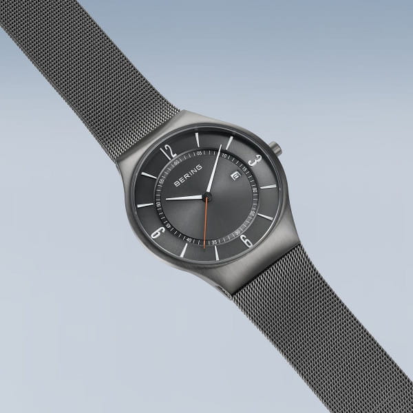 Bering 15940-377 Herrenuhr, Milanaise, Grau