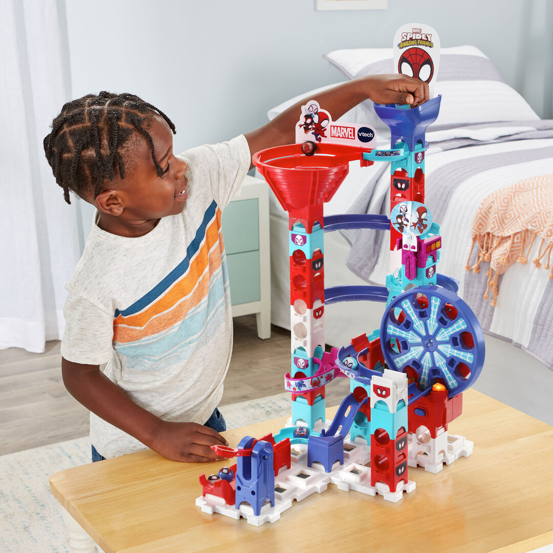 VTech Marble Rush Spidey Super Spin Challenge SP300 E interaktive Kugelbahn ab 4 Jahren VTech Marble Rush Spidey Super Spin Challenge SP300 E 62 Teile mit motorisiertem Riesenrad, 6 Spidey-MarBalls, einstellbarer Launcher, versteckter Spidey-Effekt, fördert Kreativität & räumliches Denken, ab 4 J., Person