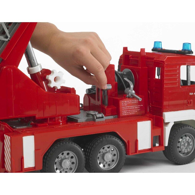 BRUDER 02771 - MAN TGA Feuerwehr mit Drehleiter, Wasserpumpe und Light And Sound Moduletruckss) Inkl. Batterie Transport, Lastwagen, Fahrzeug, Maschine, Rad