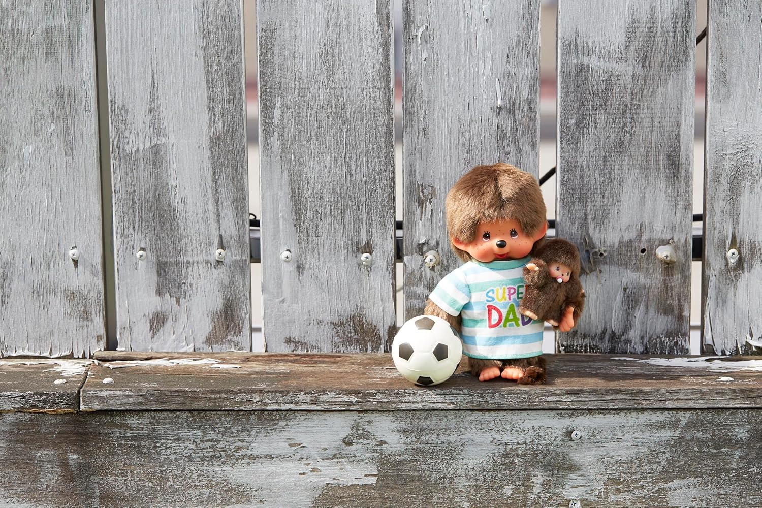 Monchhichi Super Dad mit Baby - 20 cm Fußball-Ball, Person, Photographie, Portrait, Holz